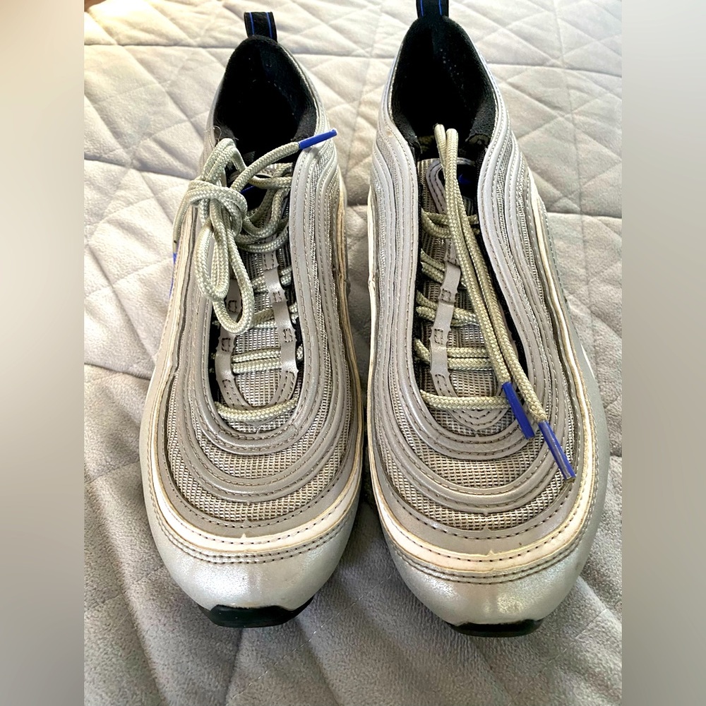 Kids Nike Air Max. Size 6.5. Gently worn. Silver with blue swoosh